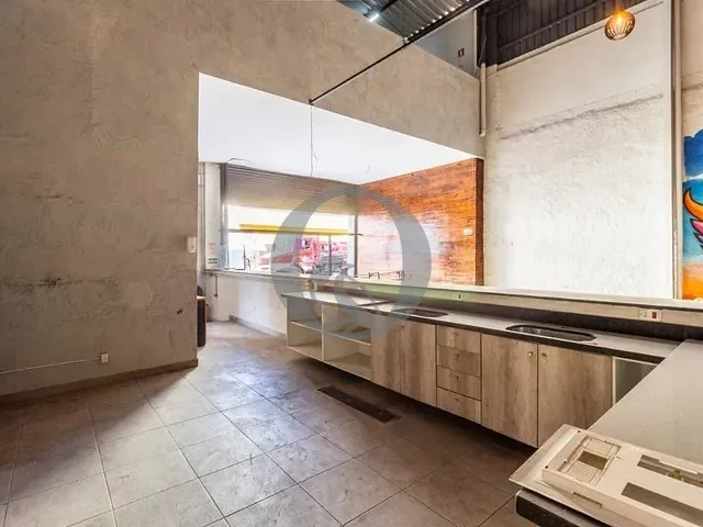 Galpão / Barracão à venda ou para alugar, no bairro Tatuapé em São Paulo