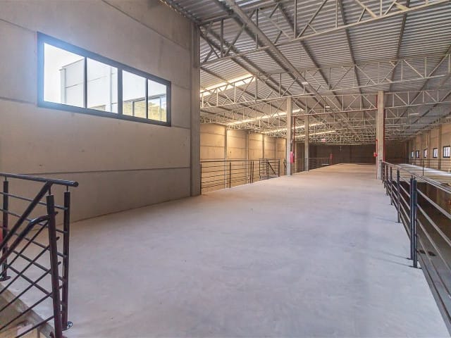 Galpão / Barracão com 2086m², à venda, no bairro Sertão Santa Luzia em Porto Belo