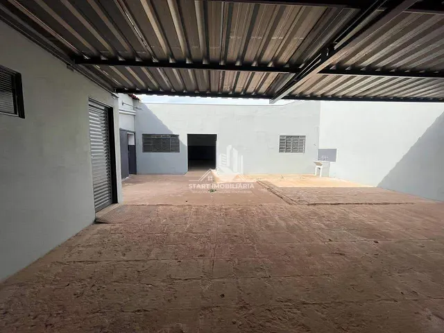 Galpão / Barracão com 720m², para alugar, no bairro Parque Industrial Fuad Razuk em Pederneiras