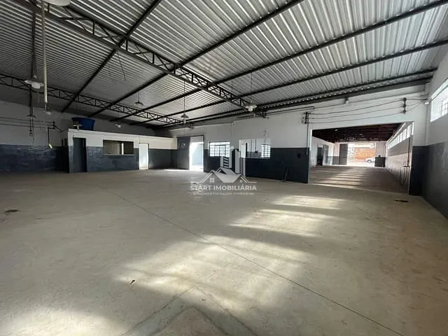 Galpão / Barracão com 720m², para alugar, no bairro Parque Industrial Fuad Razuk em Pederneiras