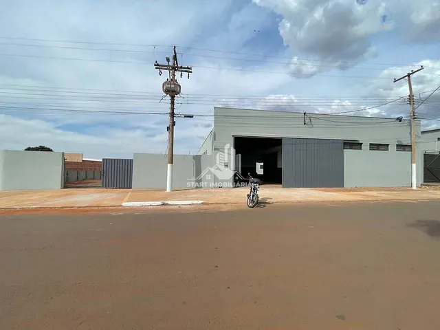 Galpão / Barracão com 720m², para alugar, no bairro Parque Industrial Fuad Razuk em Pederneiras