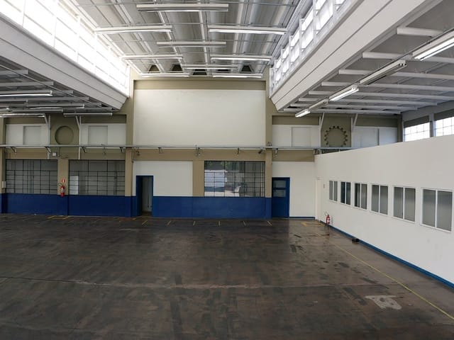 Galpão / Barracão com 650m², para alugar, no bairro Jardim Paraíba em Jacareí