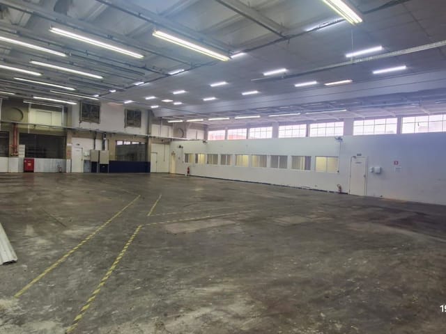 Galpão / Barracão com 650m², para alugar, no bairro Jardim Paraíba em Jacareí