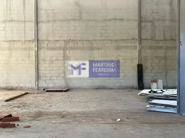 Galpão / Barracão com 84m², para alugar, no bairro Recreio dos Bandeirantes em Rio de Janeiro