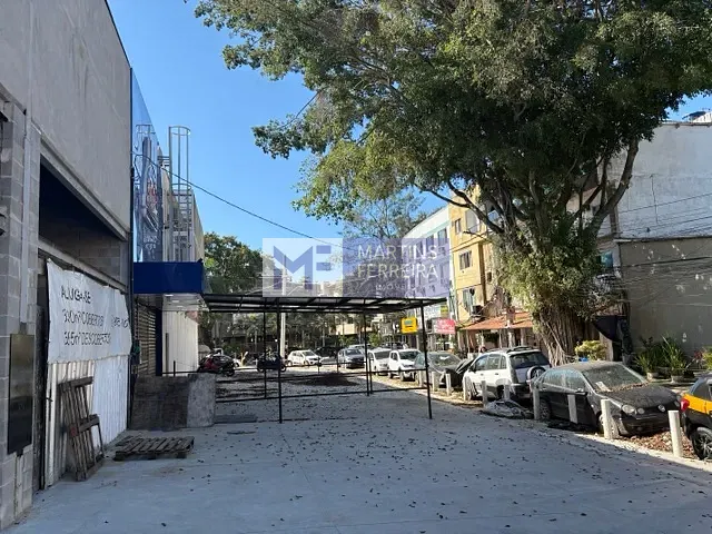 Galpão / Barracão com 84m², para alugar, no bairro Recreio dos Bandeirantes em Rio de Janeiro