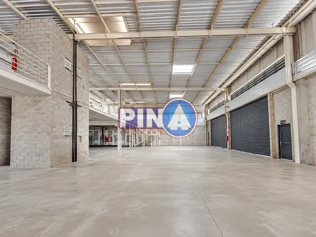 Galpão / Barracão com 1800m², para alugar, no bairro GOIÂNIA 2 em Goiânia