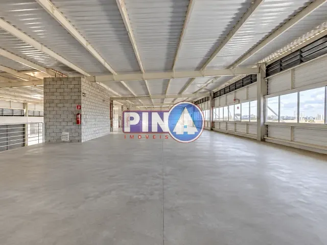 Galpão / Barracão com 1800m², para alugar, no bairro GOIÂNIA 2 em Goiânia