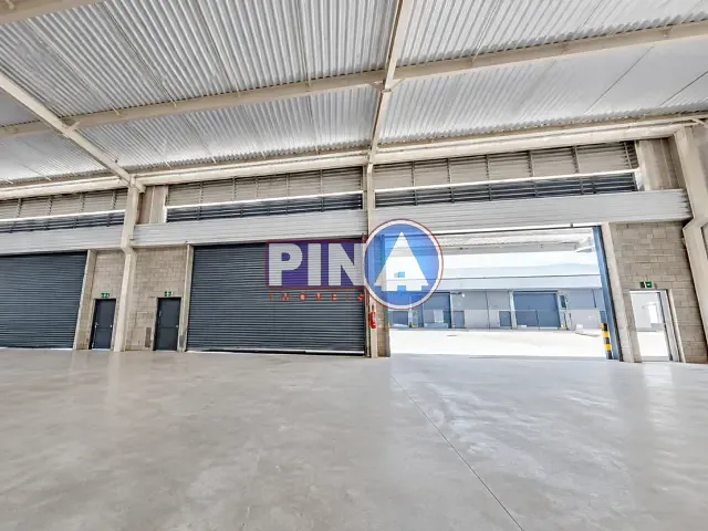 Galpão / Barracão com 1800m², para alugar, no bairro GOIÂNIA 2 em Goiânia