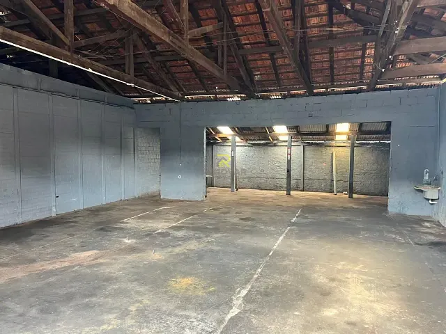 Galpão / Barracão com 150m², para alugar, no bairro Centro em Guarapuava
