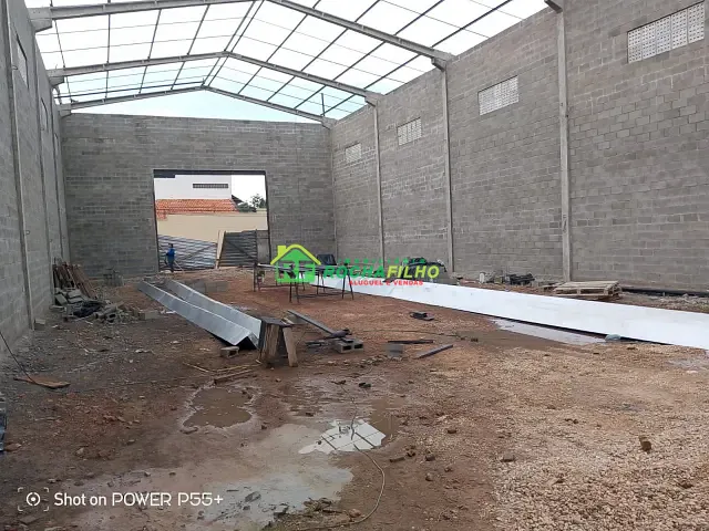 Galpão / Barracão com 750m², para alugar, no bairro Piçarreira em Teresina