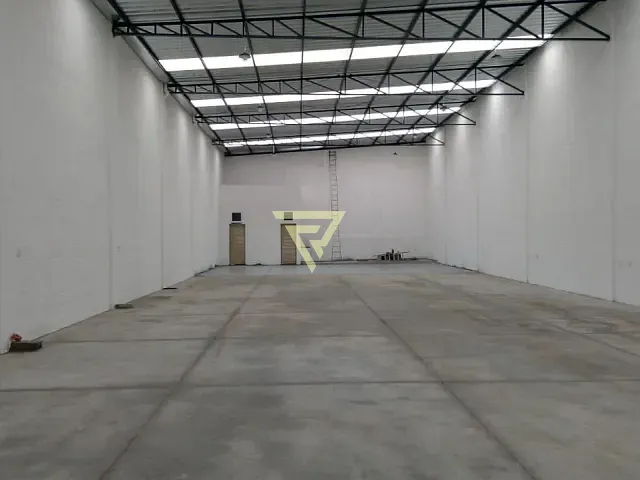 Galpão / Barracão com 600m², à venda ou para alugar, no bairro Jardim Zara em Ribeirão Preto