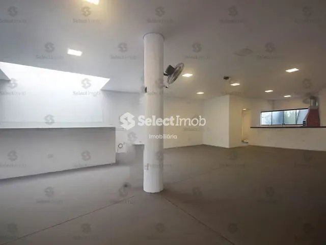 Galpão / Barracão com 250m², para alugar, no bairro Jardim Itapeva em Mauá