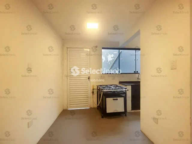 Galpão / Barracão com 250m², para alugar, no bairro Jardim Itapeva em Mauá