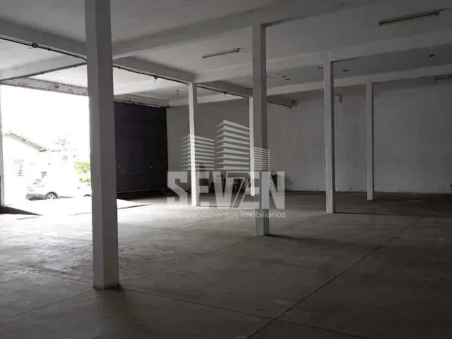Galpão / Barracão com 450m², para alugar, no bairro Vila São João da Boa Vista em Bauru
