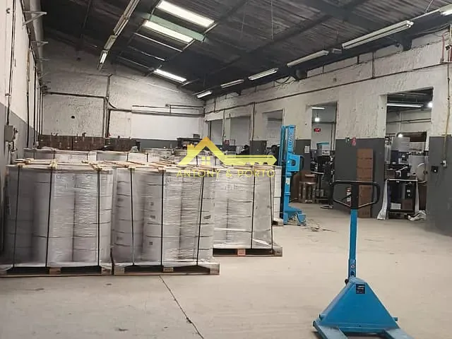 Galpão / Barracão com 750m², à venda, no bairro Vila das Bandeiras em Guarulhos