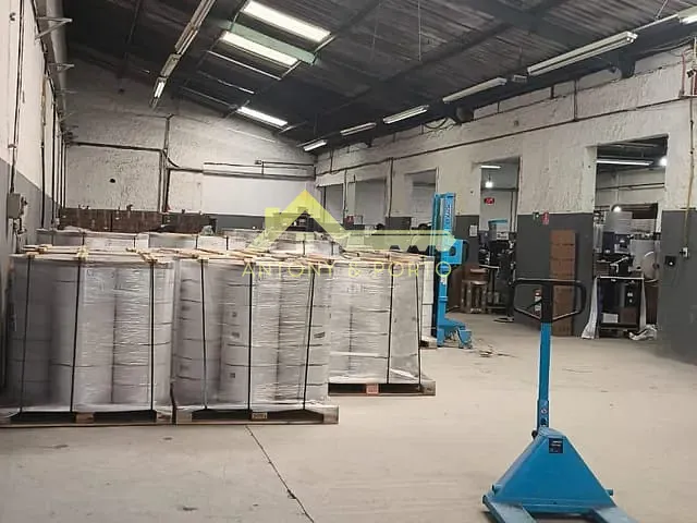 Galpão / Barracão com 750m², à venda, no bairro Vila das Bandeiras em Guarulhos