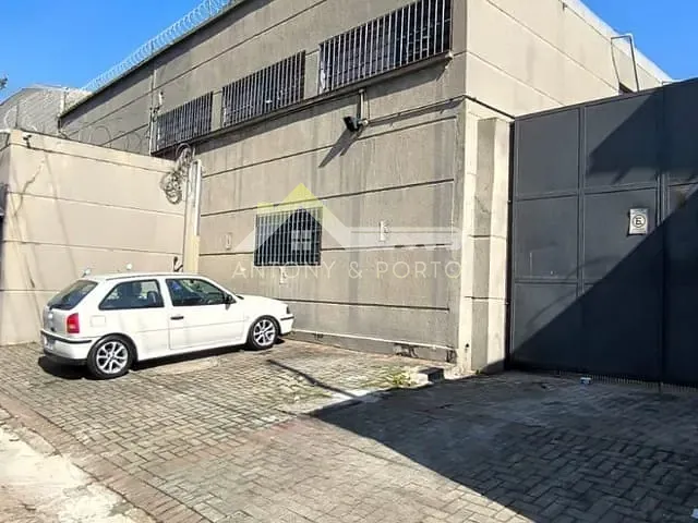 Galpão / Barracão com 750m², à venda, no bairro Vila das Bandeiras em Guarulhos