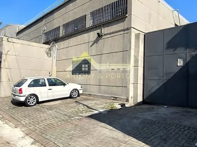 Galpão / Barracão com 750m², à venda, no bairro Vila das Bandeiras em Guarulhos