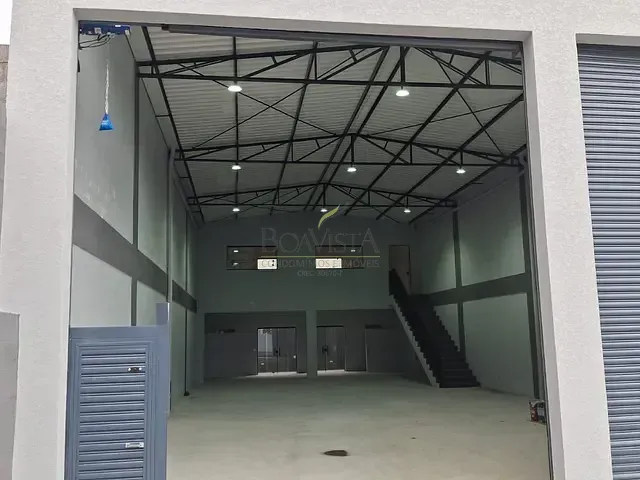 Galpão / Barracão com 305m², para alugar, no bairro Loteamento Bela Vista I em Piracaia