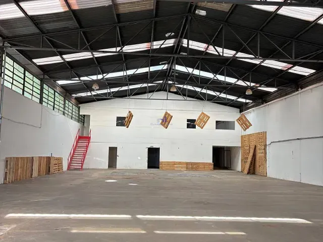Galpão / Barracão com 1000m², para alugar, no bairro Zona Industrial em Brasília