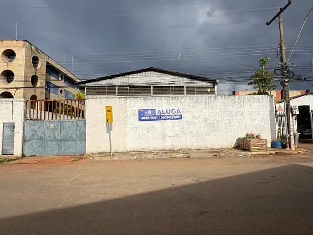 Galpão / Barracão com 1000m², para alugar, no bairro Zona Industrial em Brasília