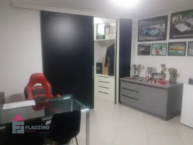 Galpão / Barracão com 1067m², para alugar, no bairro Jardim Brasília em São Paulo