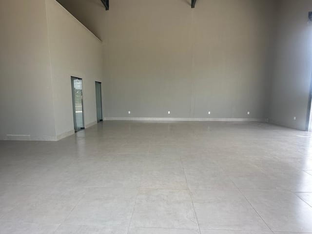 Galpão / Barracão com 125m², para alugar, no bairro Residencial Jardim Canedo III em Senador Canedo