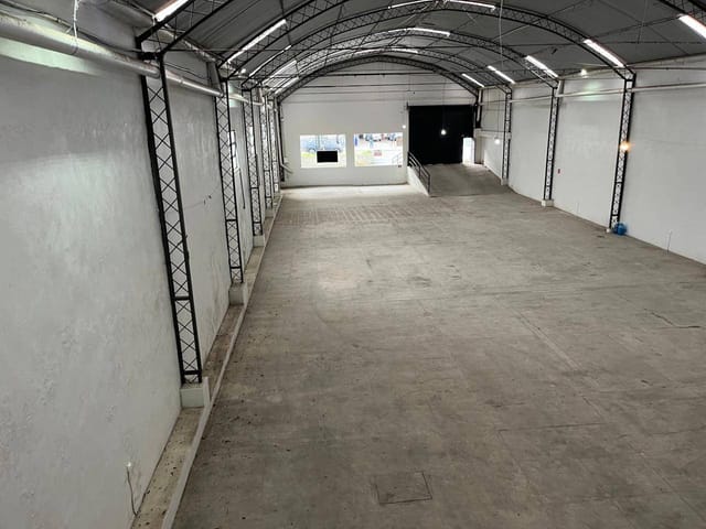 Galpão / Barracão para alugar, no bairro Quitandinha em Petrópolis