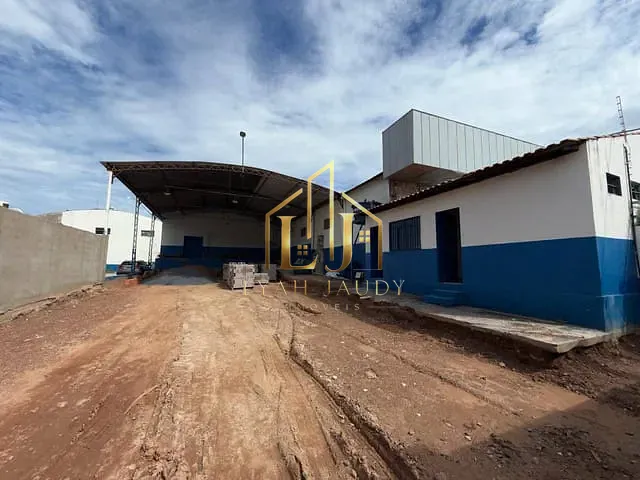 Galpão / Barracão com 660m², para alugar, no bairro Pico do Amor em Cuiabá