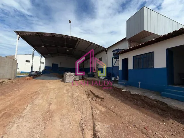 Galpão / Barracão com 660m², para alugar, no bairro Pico do Amor em Cuiabá