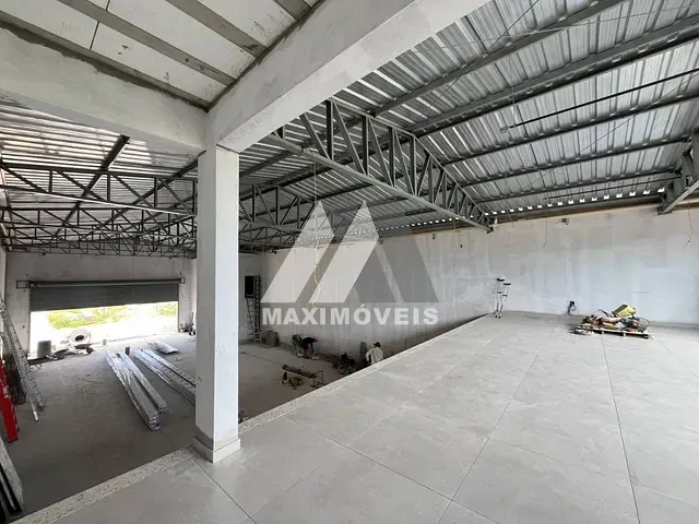Galpão / Barracão com 360m², para alugar, no bairro São Francisco em Araçuaí
