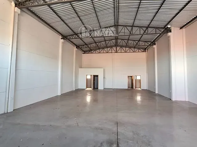Galpão / Barracão com 220m², para alugar, no bairro Centro em Londrina
