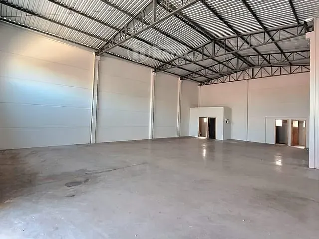 Galpão / Barracão com 220m², para alugar, no bairro Centro em Londrina