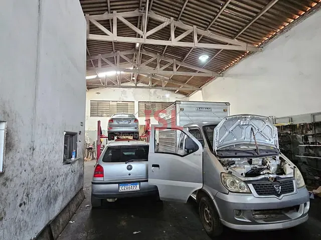 Galpão / Barracão com 323m², à venda, no bairro Jardim do Trevo em Campinas