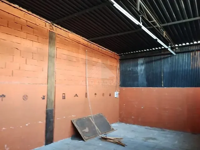 Galpão / Barracão com 150m², para alugar, no bairro Jardim Pilar em Mauá