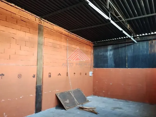Galpão / Barracão com 150m², para alugar, no bairro Jardim Pilar em Mauá
