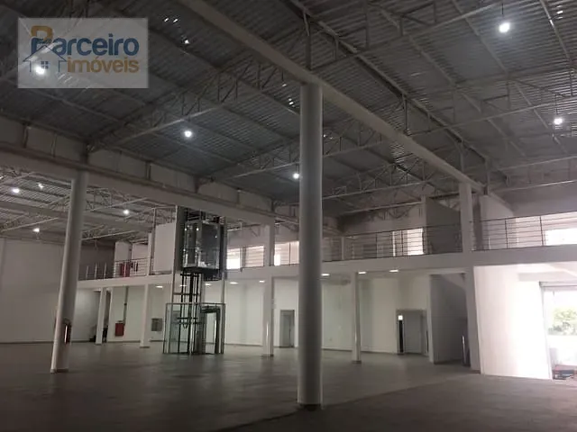 Galpão / Barracão com 2800m², para alugar, no bairro Penha de França em São Paulo