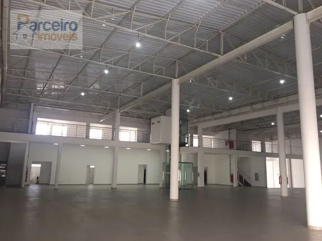 Galpão / Barracão com 2800m², para alugar, no bairro Penha de França em São Paulo