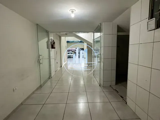 Galpão / Barracão com 100m², para alugar, no bairro Paraíso em Pouso Alegre