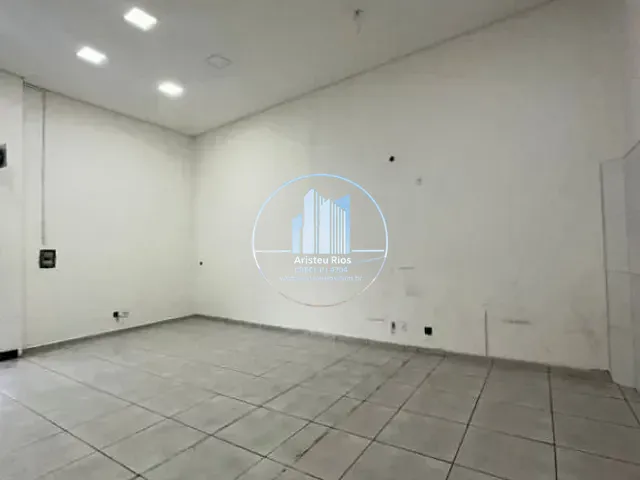 Galpão / Barracão com 100m², para alugar, no bairro Paraíso em Pouso Alegre