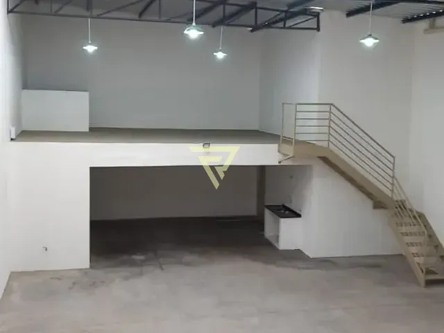 Galpão / Barracão com 250m², à venda ou para alugar, no bairro Jardim Itaporã em Ribeirão Preto
