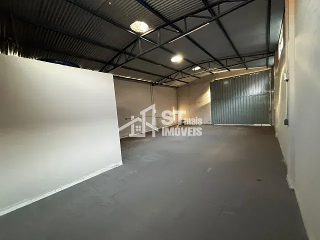 Galpão / Barracão com 298m², para alugar, no bairro Vila Euclídes em Andradas