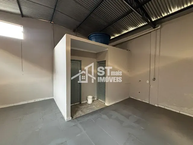 Galpão / Barracão com 298m², para alugar, no bairro Vila Euclídes em Andradas