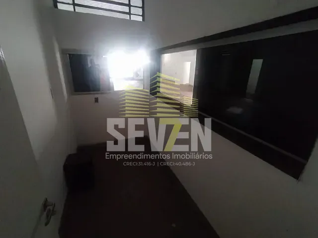 Galpão / Barracão com 300m², para alugar, no bairro Centro em Bauru