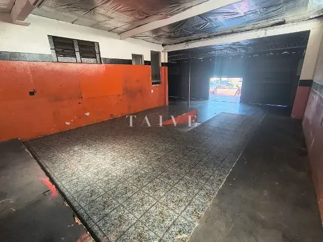 Galpão / Barracão com 185m², para alugar, no bairro Jardim Shangri-la A em Londrina