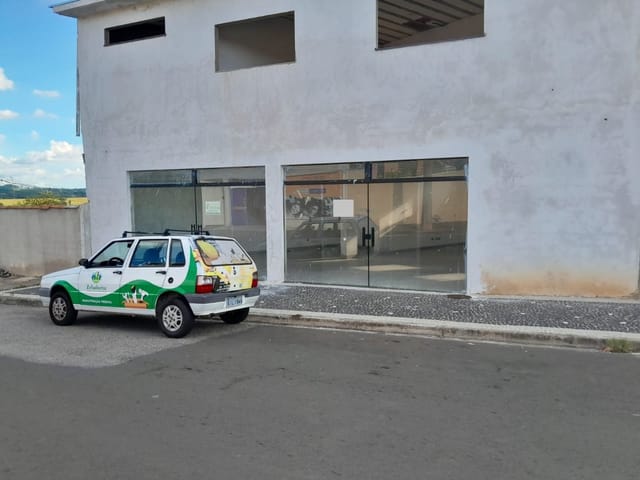 Galpão / Barracão com 123m², para alugar, no bairro Jardim das Tulipas em São João da Boa Vista