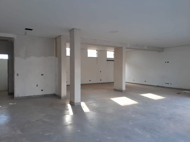 Galpão / Barracão com 123m², para alugar, no bairro Jardim das Tulipas em São João da Boa Vista