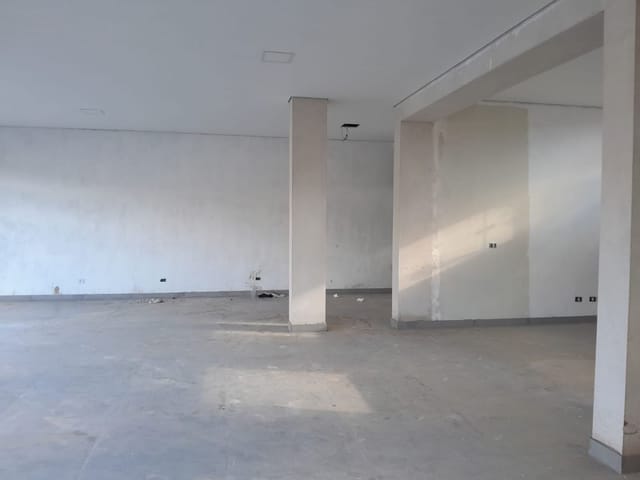Galpão / Barracão com 123m², para alugar, no bairro Jardim das Tulipas em São João da Boa Vista