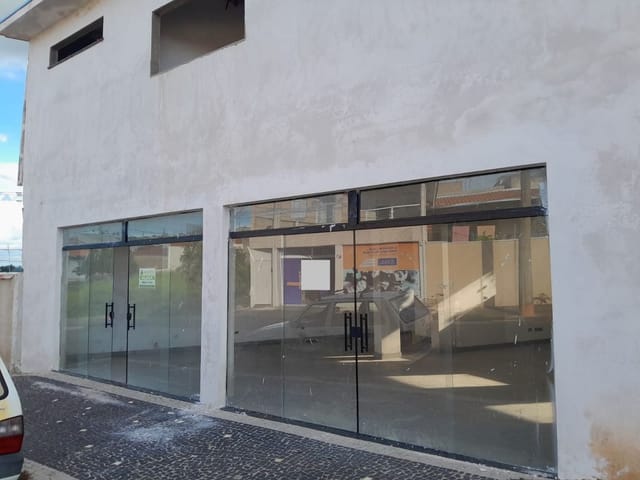 Galpão / Barracão com 123m², para alugar, no bairro Jardim das Tulipas em São João da Boa Vista
