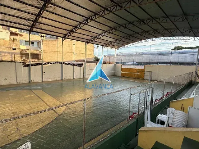 Galpão / Barracão com 990m², para alugar, no bairro Lourdes em Governador Valadares